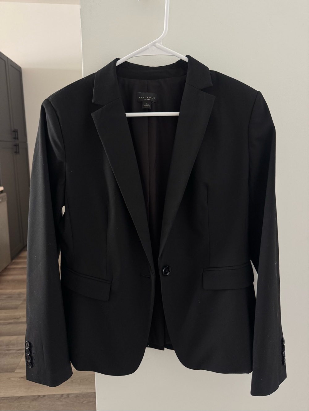 Ann Taylor Black Single-Button Tailored Blazer